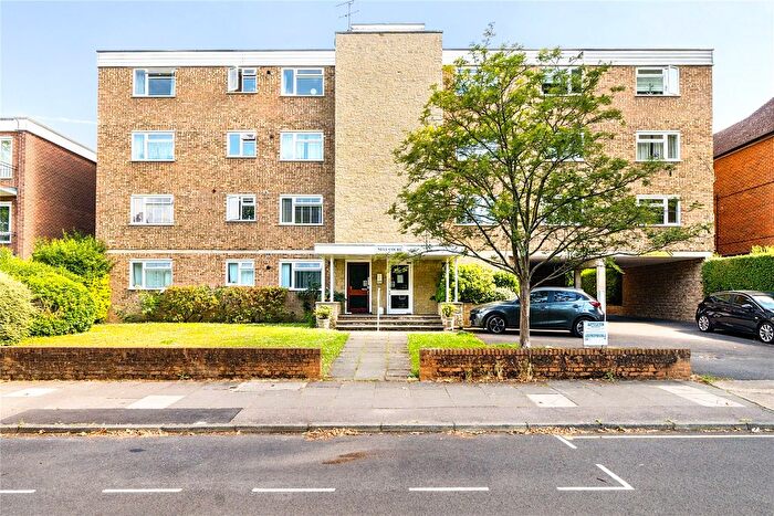 2 Bedroom Flat For Sale In Surbiton, KT6