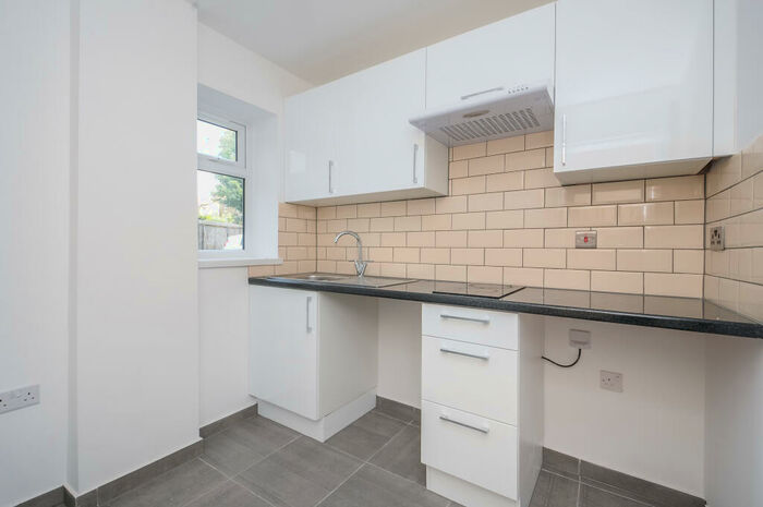 Apartment To Rent In Homesdale Road, Bromley, BR1