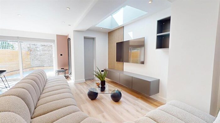 8 Bedroom House To Rent In Cranbrook Street, Cardiff, CF24