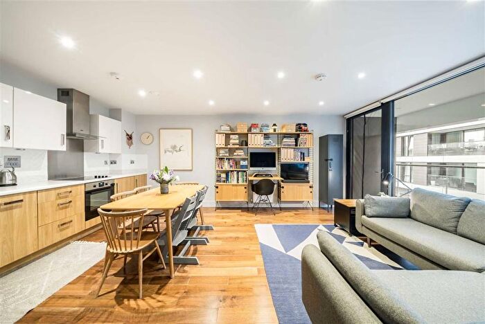 2 Bedroom Flat For Sale In Lambarde Square, Greenwich, SE10