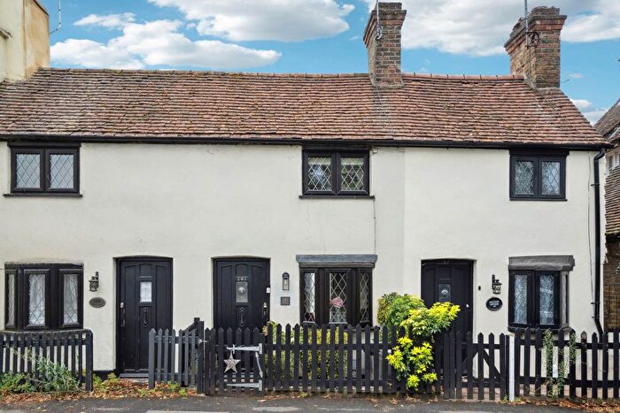 1 Bedroom Terraced House For Sale In Pinner Road, Watford Heath, WD19