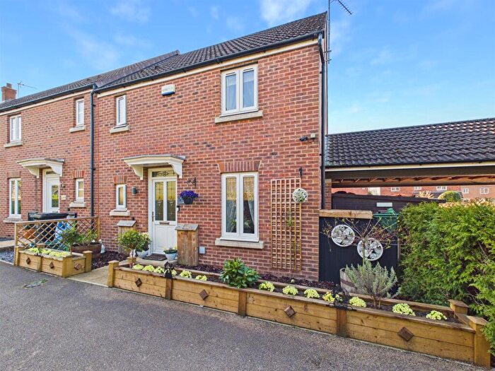 3 Bedroom End Of Terrace House For Sale In Stanbridge Way, Quedgeley, Gloucester, GL2