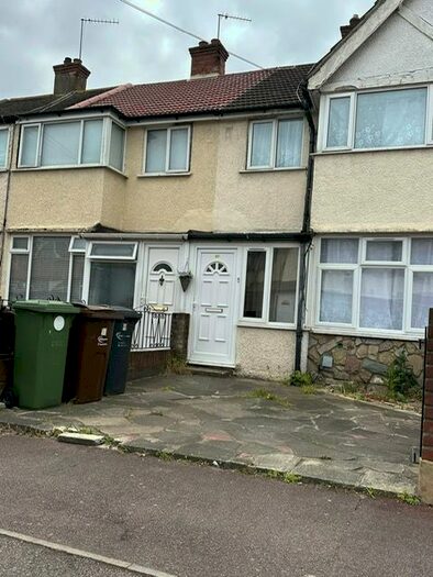 3 Bedroom Terraced House To Rent In School Road, Dagenham, RM10