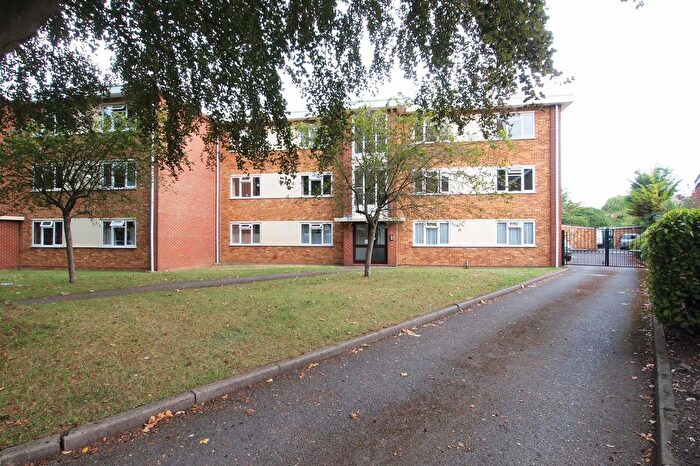 2 Bedroom Flat For Sale In Albion Road, Clandon Court, SM2