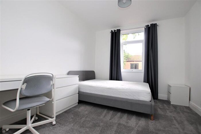 6 Bedroom Detached House To Rent In Whiteway Road, Bath, BA2