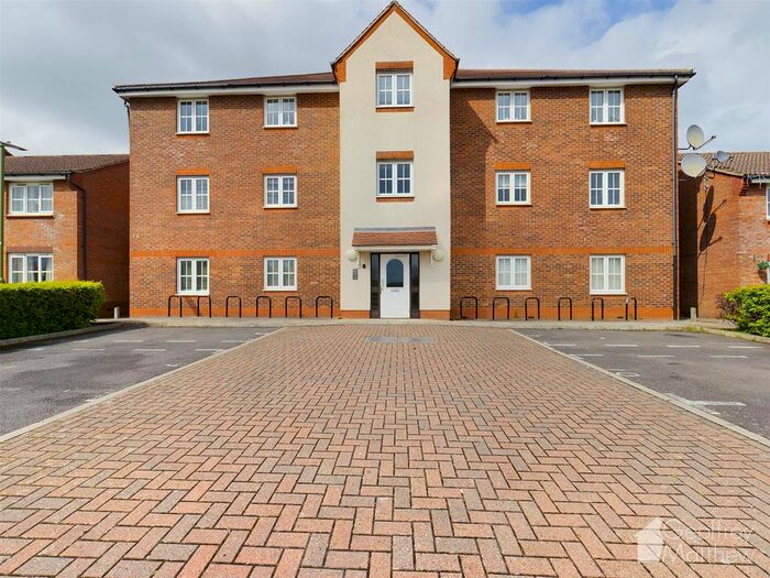 1 Bedroom Flat For Sale In Cromdale Walk, Great Ashby, Stevenage, SG1