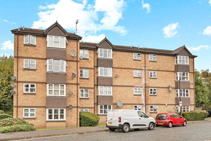 1 Bedroom Flat To Rent In Lowry Court, Stubbs Drive, SE16