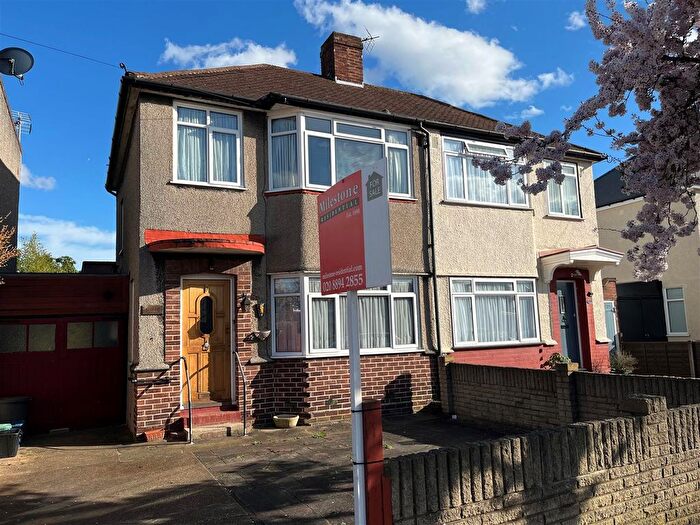 3 Bedroom Semi-Detached House For Sale In Villiers Avenue, Twickenham, TW2