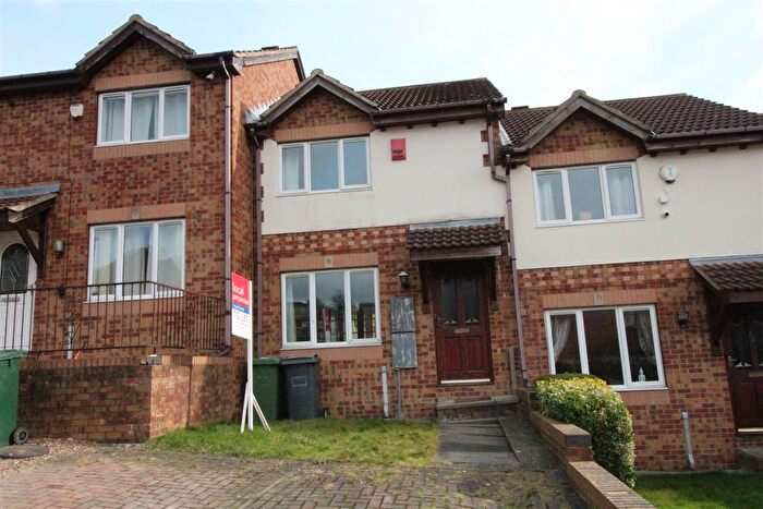 2 Bedroom Town House To Rent In Phoenix Court, Soothill, Batley, WF17