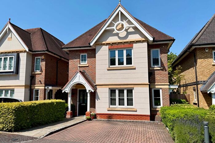 2 Bedroom Maisonette For Sale In Meadows Drive, Camberley, GU15