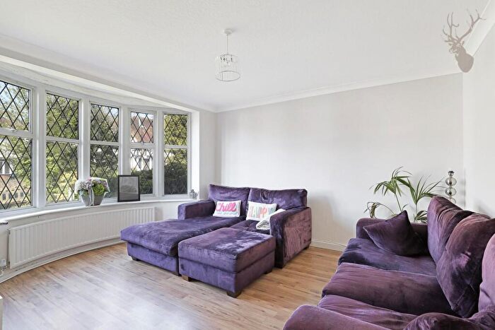4 Bedroom Semi-Detached House To Rent In Grange Crescent, Chigwell, IG7