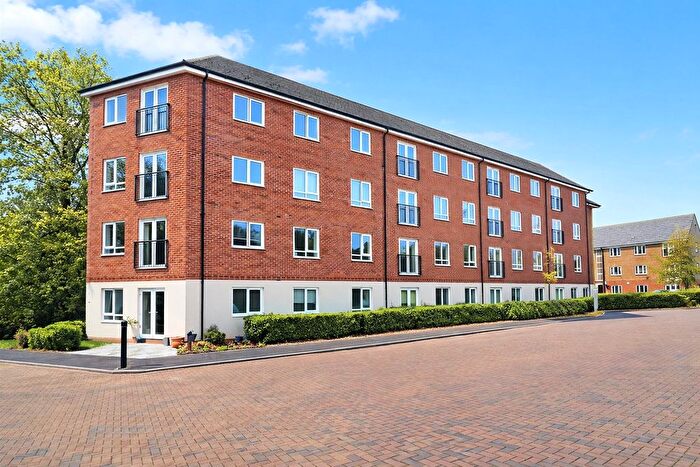 2 Bedroom Flat For Sale In Skippetts Gardens, Basingstoke, Hampshire, RG21