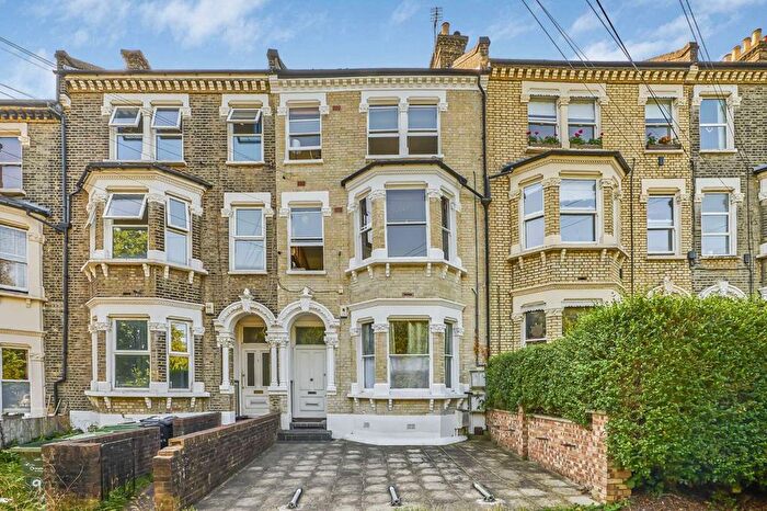 2 Bedroom Flat To Rent In Helix Gardens, Brixton, SW2