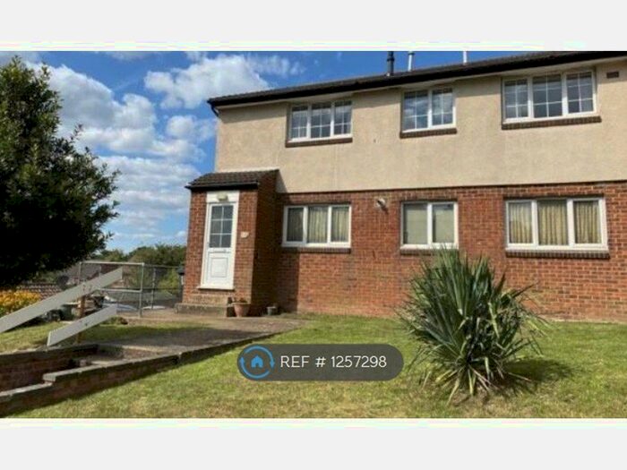1 Bedroom Flat To Rent In Highfield Road, Willesborough, Ashford TN24