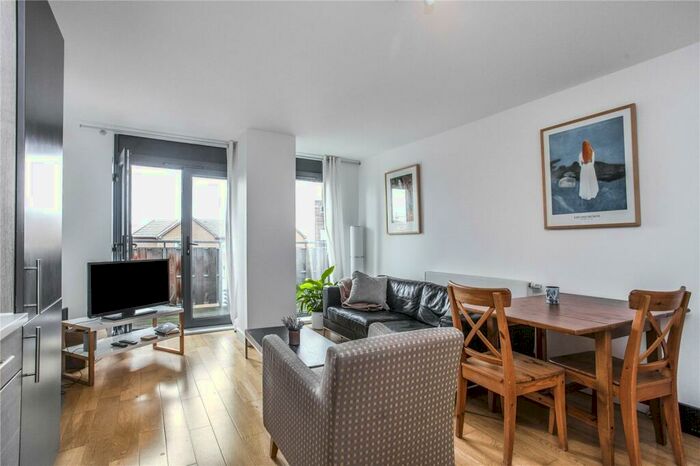 3 Bedroom Apartment To Rent In Sheldon House, Baltic Place, London, N1