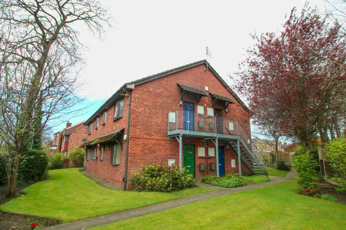 1 Bedroom Apartment To Rent In Stretford Road, Urmston, Manchester, M41
