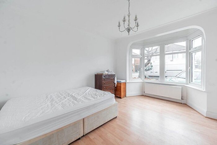 5 Bedroom Semi-Detached House To Rent In Morley Crescent West, Stanmore, HA7