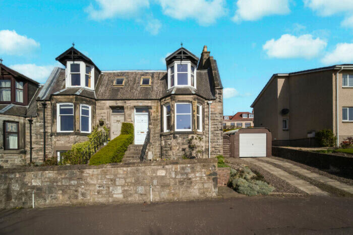 3 Bedroom End Of Terrace House For Sale In Bellyeoman Road, Dunfermline, KY12