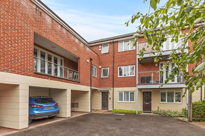 1 Bedroom Apartment To Rent In London Road, High Wycombe, HP11
