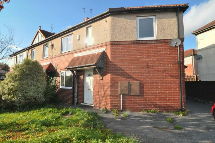 3 Bedroom Semi-Detached House To Rent In Pontefract Road, Lundwood, S71