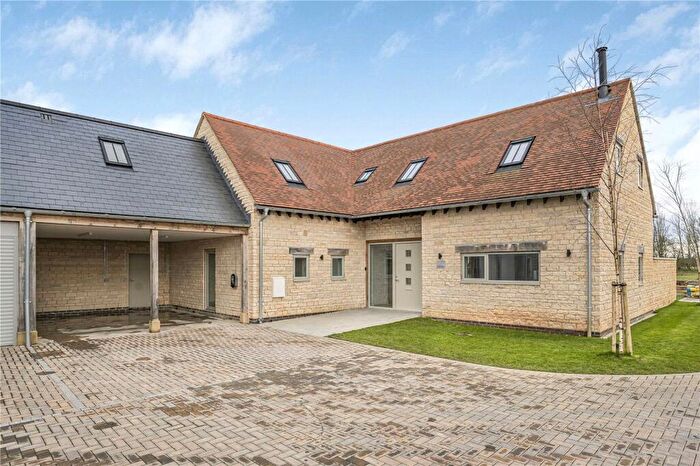 4 Bedroom End Of Terrace House For Sale In Church Road, Northmoor, Witney, Oxfordshire, OX29