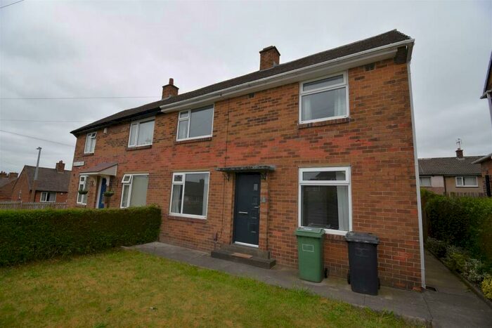 2 Bedroom Semi-Detached House To Rent In Ballater Avenue, Huddersfield, HD4