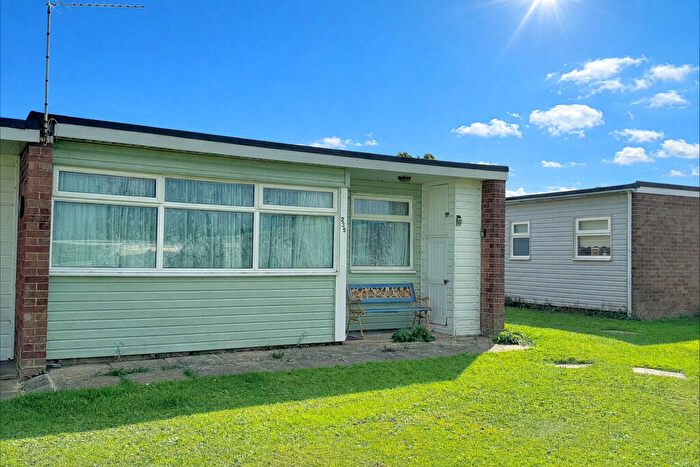 2 Bedroom Chalet For Sale In Sundowner, Hemsby, NR29
