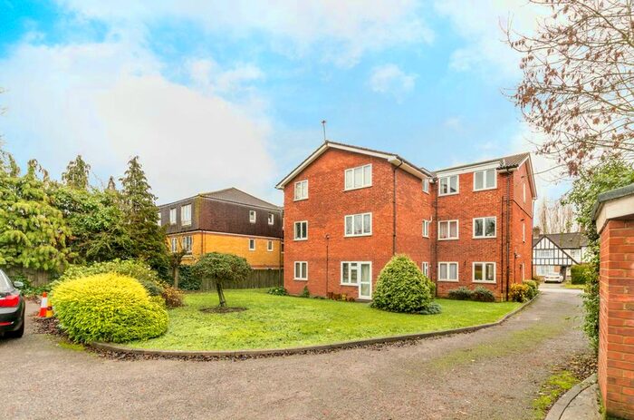 2 Bedroom Flat To Rent In College Hill Road, Harrow Weald, Harrow, HA3