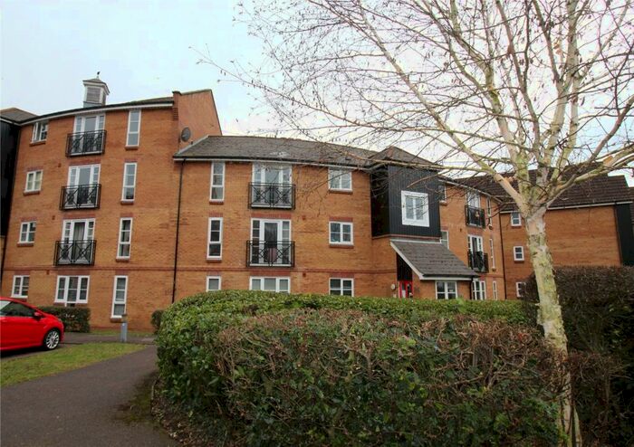 2 Bedroom Apartment To Rent In Imperial Way, Hemel Hempstead, Hertfordshire, HP3