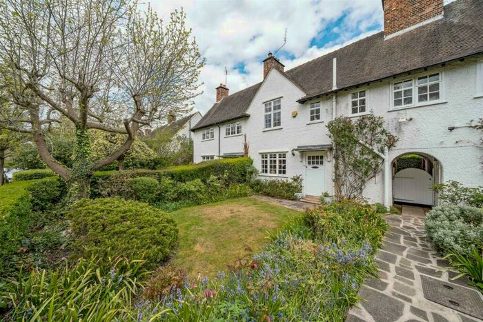 3 Bedroom House To Rent In Oakwood Road, Hampstead Garden Suburb, London, NW11