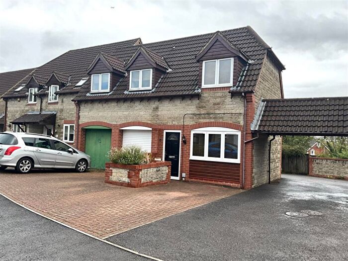 2 Bedroom Coach House To Rent In Belfry, Bristol, BS30
