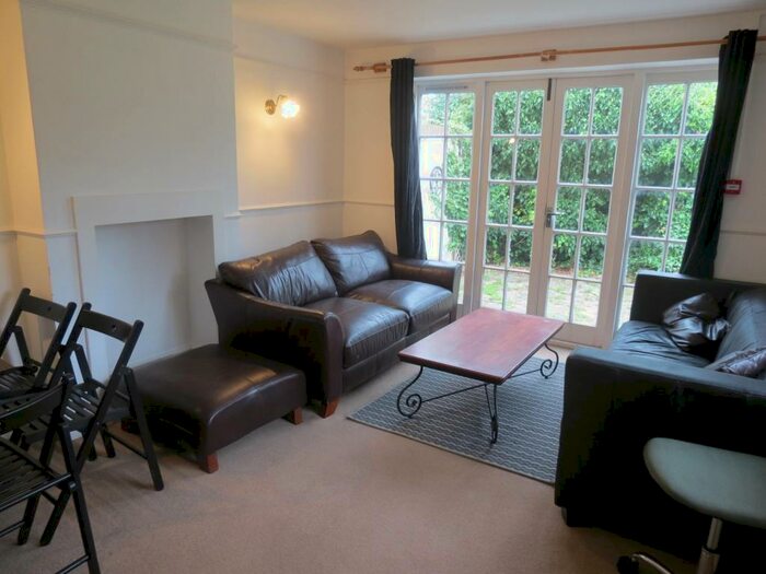 5 Bedroom House To Rent In Bedroom Detached House In Ensbury Park, BH10
