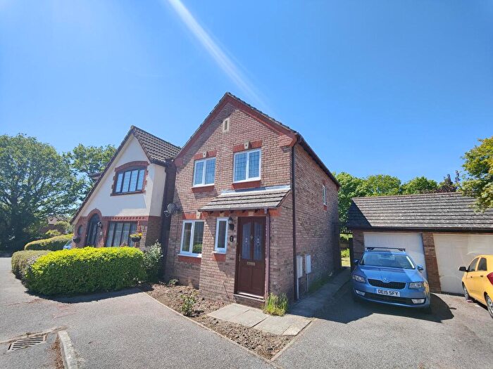 3 Bedroom House To Rent In Melrose Close, Hailsham, BN27