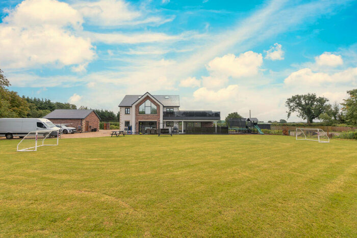 5 Bedroom Detached House For Sale In Bradshaw Lane, Greenhalgh, PR4