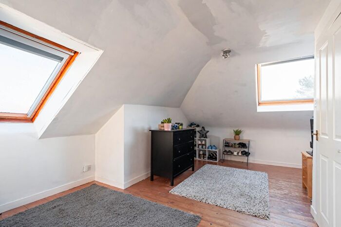 3 Bedroom Flat For Sale In Colinton Mains Crescent, Edinburgh, EH13