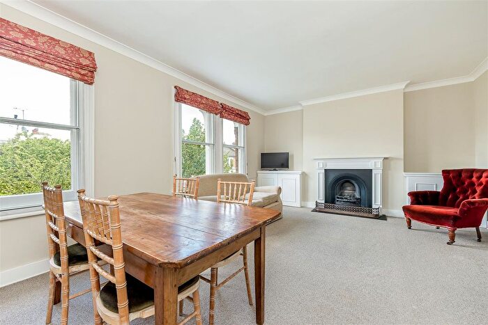 2 Bedroom Flat To Rent In Sterndale Road, Brook Green, W14