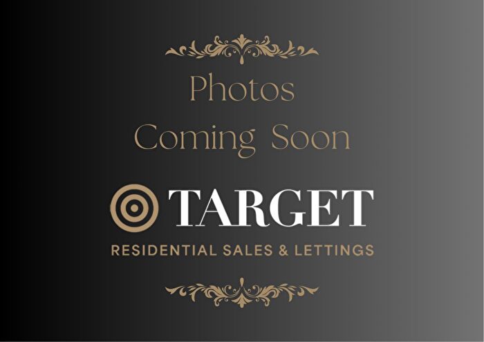 3 Bedroom House To Rent In The Loning, Enfield, EN3