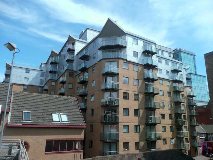 2 Bedroom Apartment To Rent In Projection West, Merchants Place, Reading, RG1
