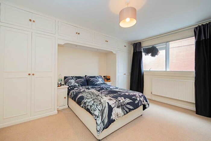 1 Bedroom Flat To Rent In Macbeth Street, London, W6