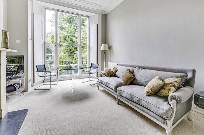 2 Bedroom Flat To Rent In Elgin Crescent, Notting Hill, London, W11