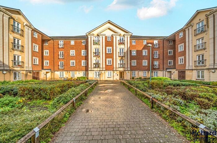 2 Bedroom Apartment For Sale In Brunel Crescent, Swindon Town Centre, Wiltshire, SN2