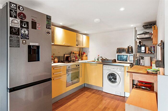 1 Bedroom Flat For Sale In Gatton Road, London, SW17