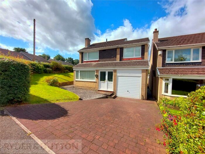 3 Bedroom Detached House To Rent In Lee Vale Drive, Charlesworth, Glossop, SK13