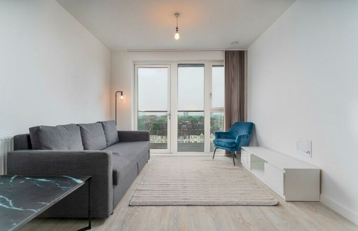 1 Bedroom Apartment To Rent In Upton Gardens, London, E13