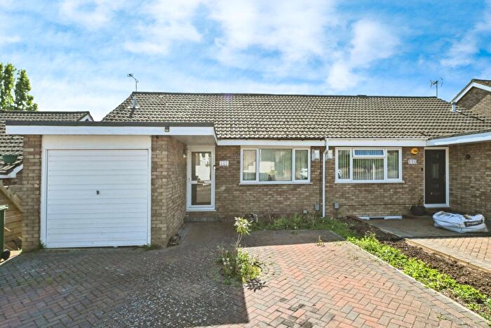 4 Bedroom Semi-Detached House For Sale In Devon Road, Luton, Bedfordshire, LU2