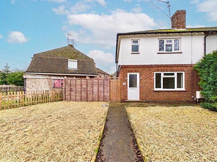 3 Bedroom Semi Detached House To Rent In , Orchard Crescent, Kettering, NN16