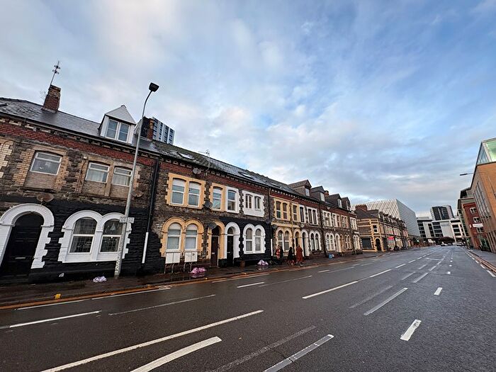 1 Bedroom Flat To Rent In Penarth Road, Cardiff, CF10