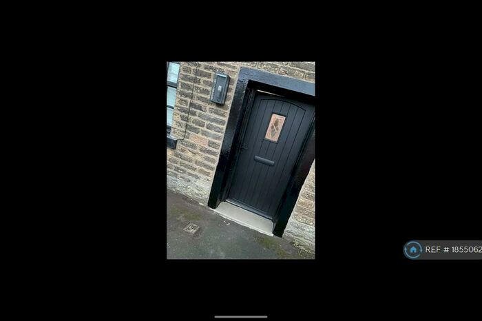 3 Bedroom Terraced House To Rent In Cliffe Road, Glossop, SK13