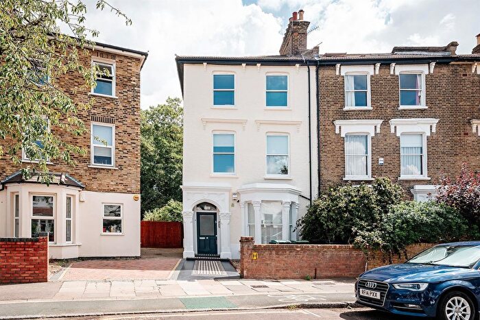 2 Bedroom Flat To Rent In Florence Road, Finsbury Park, N4