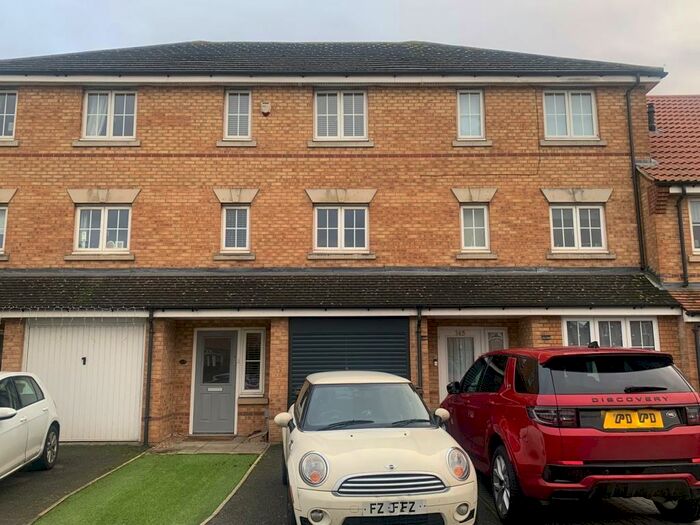 3 Bedroom Terraced House To Rent In Campion Road, Hatfield, AL10